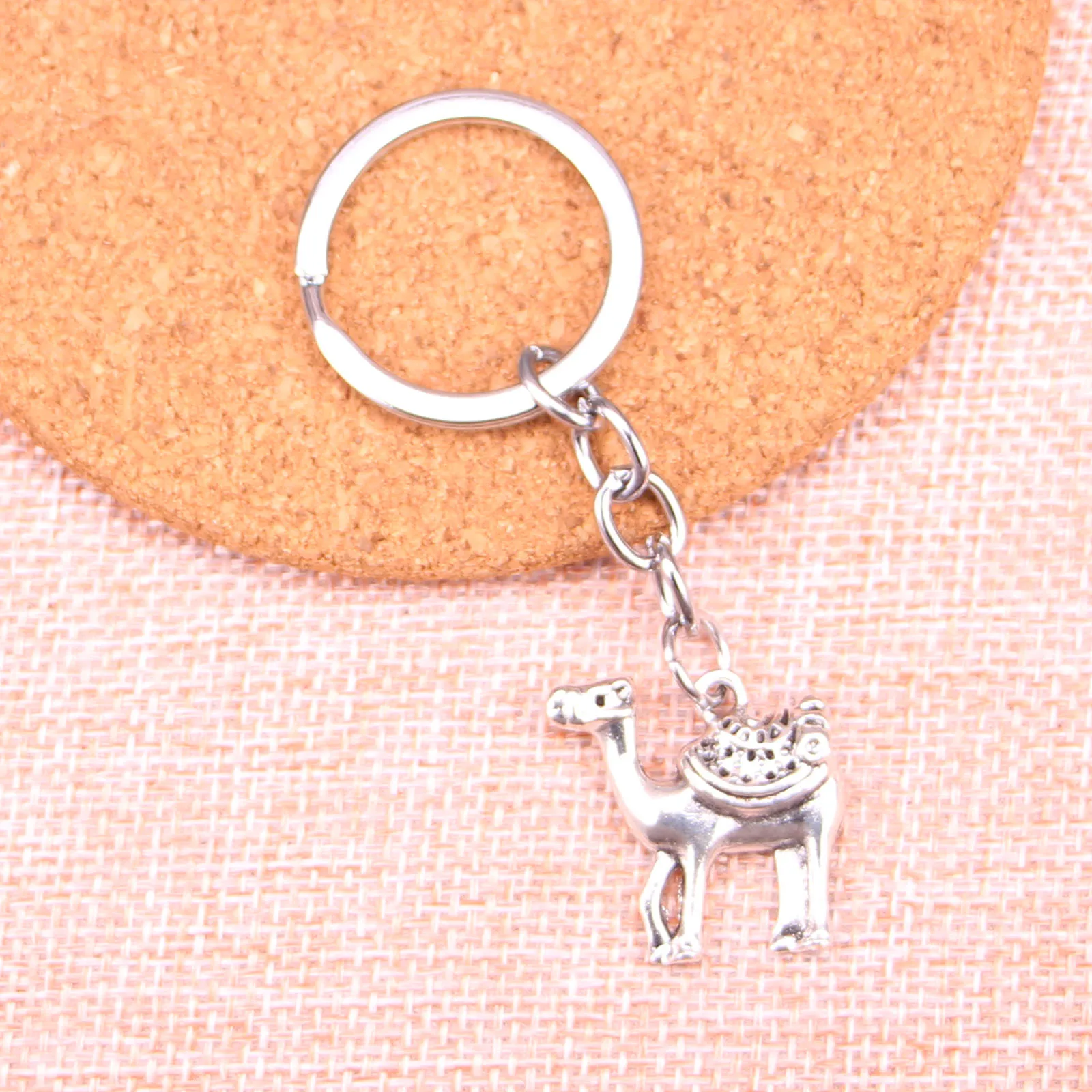 

Hot Sale camel Keychain for Lovers Alloy Fashion Trinket Ring For Car Key Chain The New Year gift