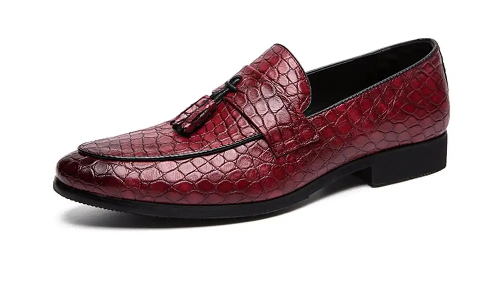 Однотонные кожаные туфли на низком каблуке в деловом стиле; мужские офисные роскошные брендовые лоферы; парадная обувь; большие размеры для свадебной вечеринки - Цвет: Red