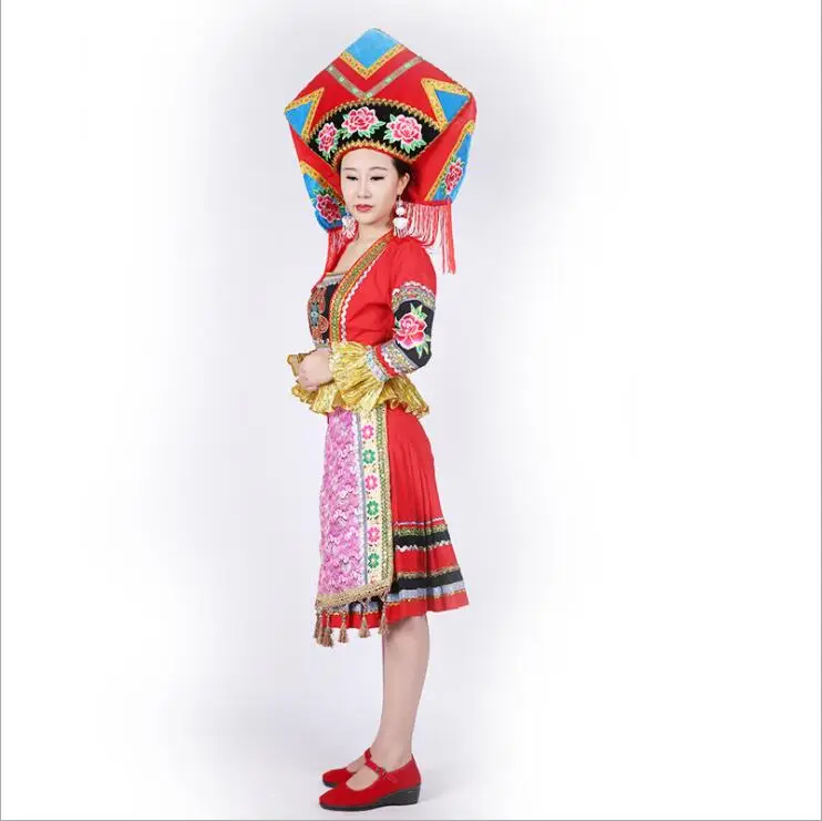 GuangXi Regio Zhuang Nationaliteit vrouwen Traditionele dans kostuums China etnische minderheden Zhuang Outfit Hat + Jas + Rok GuangXi Regio Zhuang Nationaliteit vrouwen Traditionele dans kostuums China etnische minderheden Zhuang Outfit Hat + Jas + Rok