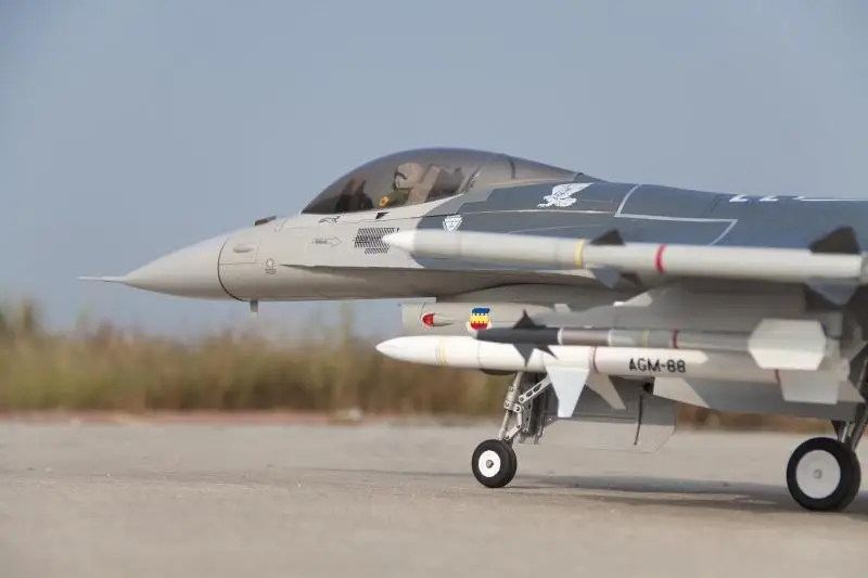 Freewing F-16 F16 Fighting Falcon 90 мм EDF Jet PNP или комплект+ сервопривод выдвижной F 16 самолет/радиоуправляемая модель для хобби