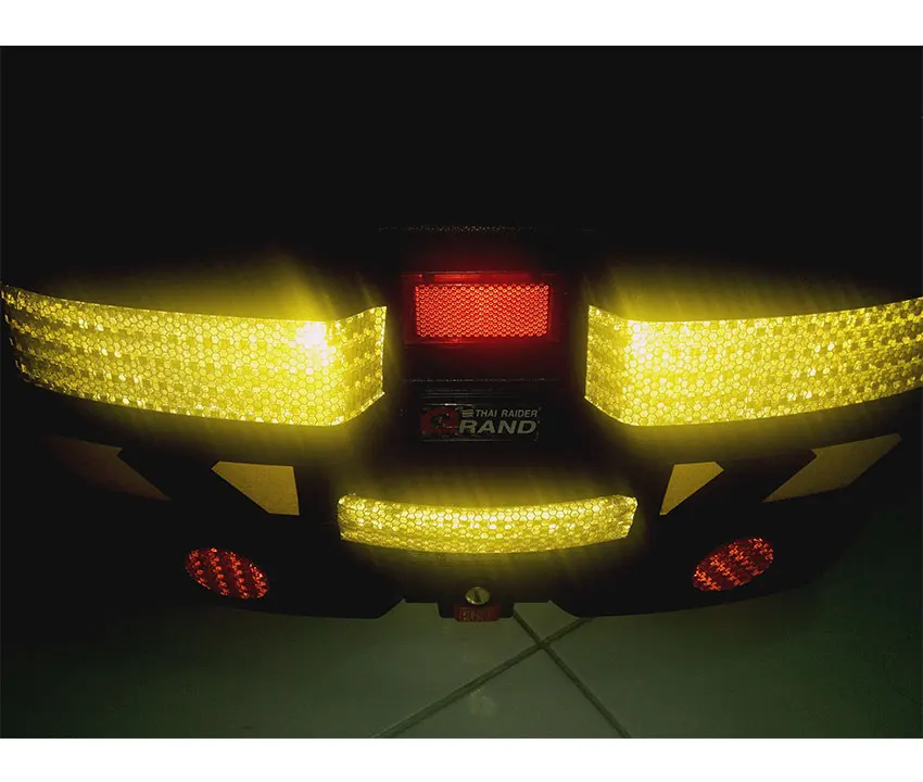 shiny-yellow-at-night