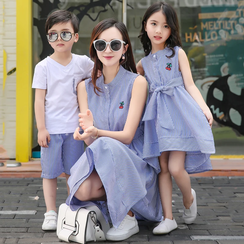 

Girls Dresses 2017 Matching Mother And Daughter Dresses Robe Fille Mae E Filha Kids Dresses For Girls Boys T-shirt Shorts Set