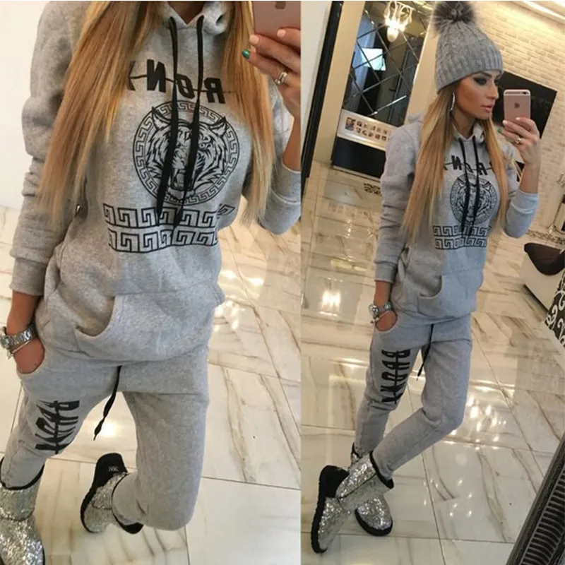 Новые пикантные женские костюмы новые осень зима модные бархатные с длинным