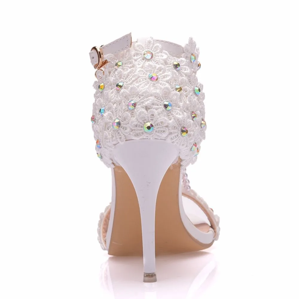 Женская обувь с открытым носком и украшением в виде кристаллов; сандалии на высоком каблуке 9 см с бахромой; женские туфли-лодочки; Босоножки с открытым носком; белые кружевные свадебные туфли