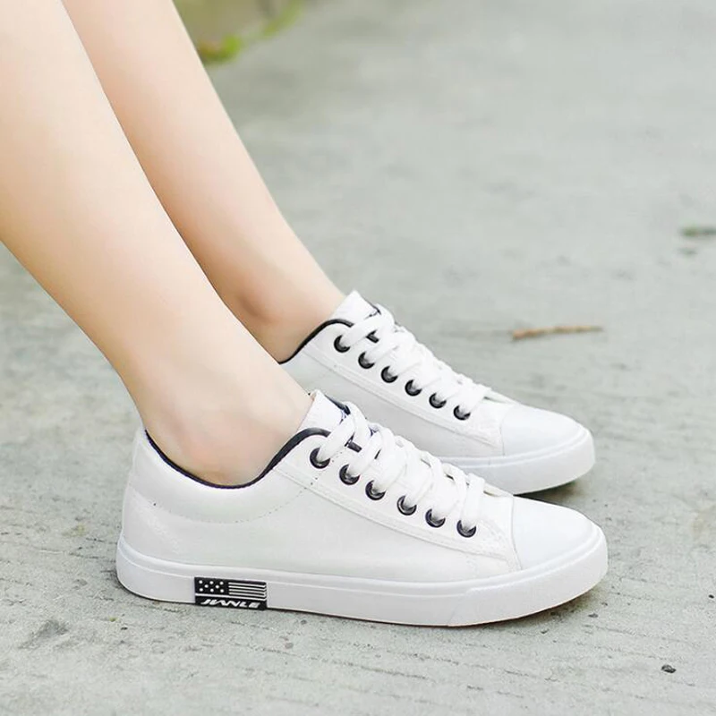 

Women sneakers 2018 summer casual flat Shoes lace-up breathable Women's canvas Shoes white and black
