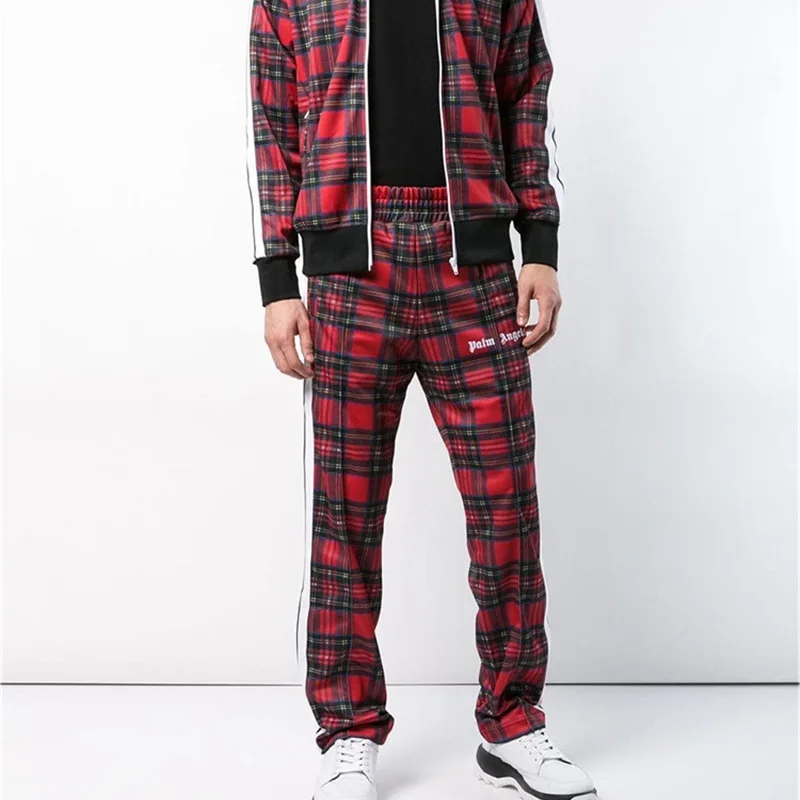 клетчатый спортивный костюм. клетчатый спортивный костюм мужской. клетчатый спортивный костюм мужской. клетчатый спортивный костюм. костюм в клеточку мужской.