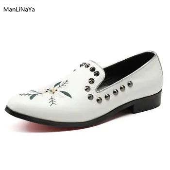 

Newest Genuine Leather Print Flower Casual Shoes Round Toe Slip on Male Loafers with Studs Breathable Rivet Men Smoking Slippers