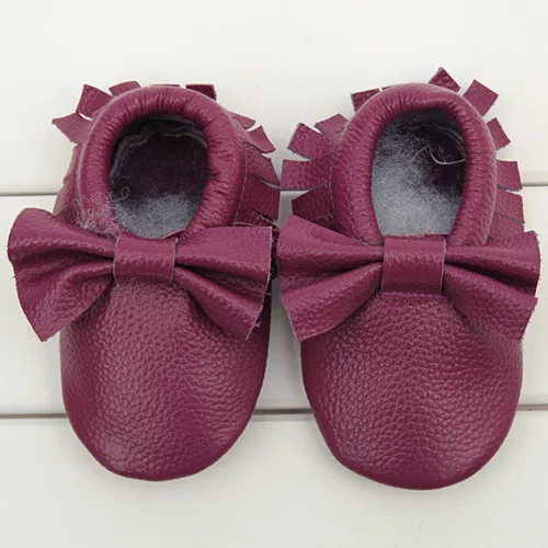 Обувь из натуральной кожи; обувь для малышей; с бахромой и бантом; детские мокасины; первые шаги для новорожденных и маленьких девочек и мальчиков обувь - Цвет: purple bow