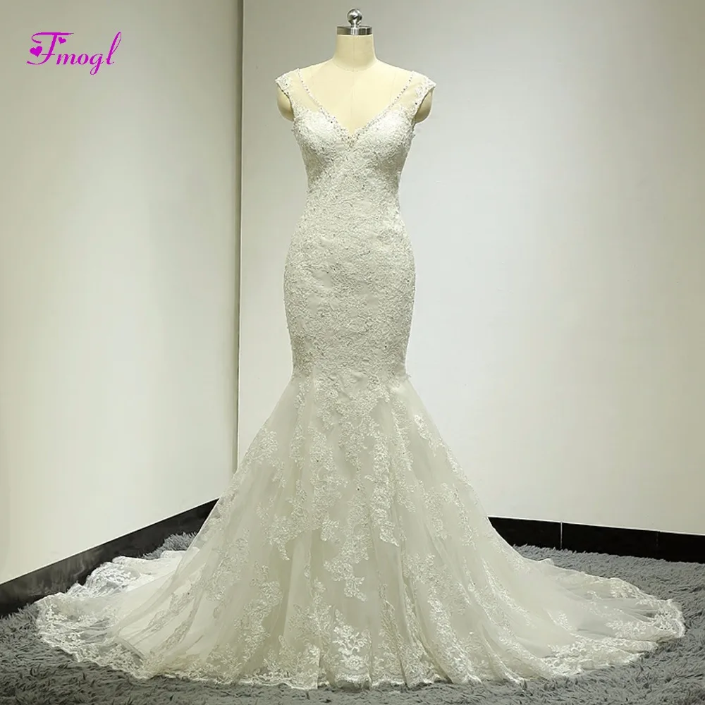 

Fmogl Luxury Beaded V-neck Button Mermaid Wedding Dresses 2019 Gorgeous Appliques Trumpet Bridal Gown Vestido de Noiva Plus Size