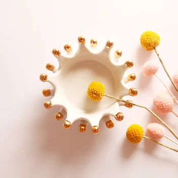 

Nordic Ceramic Mini Office Storage Plate Desktop Jewelry Luxurious Sun Sunflower Shape Storage Container Organizer Decor