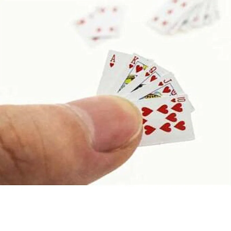 

1 Set 1:12 Cute Miniature Dollhouse Cute Mini Poker Playing Cards Mini Cute Poker Doll Accessories Style Random
