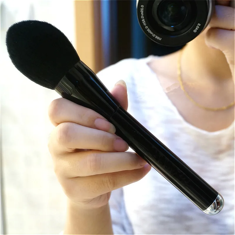  New Arrival  Soft Face Makeup Big Powder Brush Blush Foundation Make Up Tool Large Cosmetics Alumin