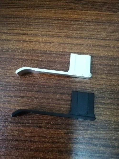 

Black Sliver red Metal Hot Shoe Thumb-Up Hotshoe Thumb Up Grip For Fuji Fujifilm X70 X-70 for RICOH GR GR2 GRII Camera