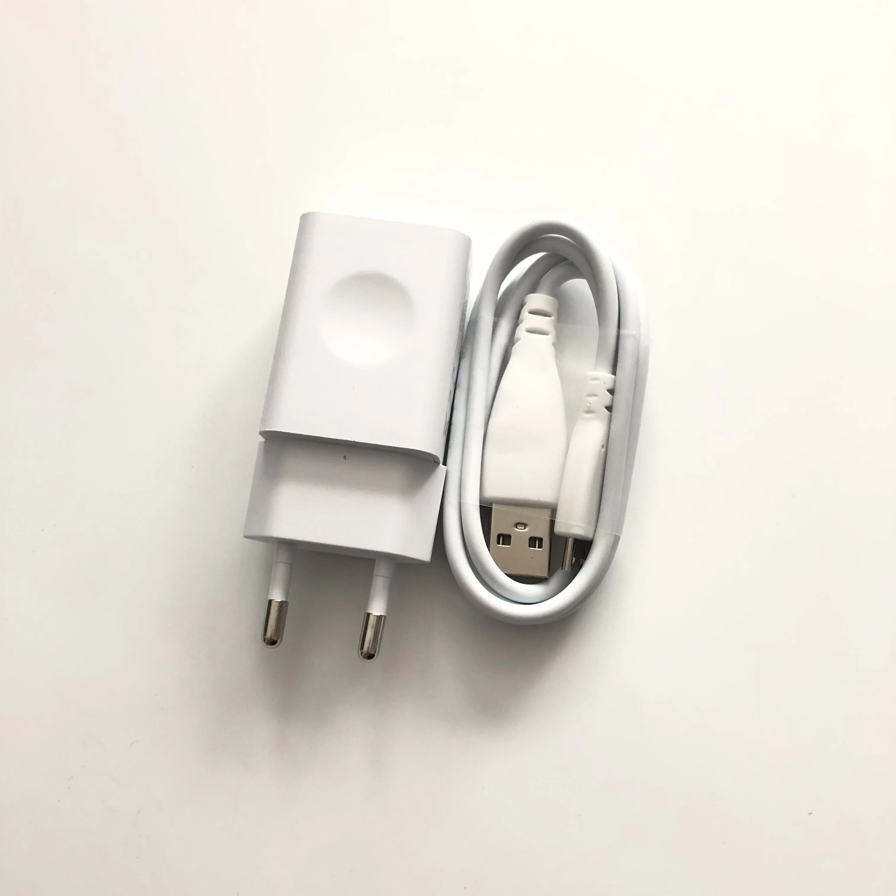 Новое оригинальное зарядное устройство для путешествий Blackview BV5500 + USB-кабель
