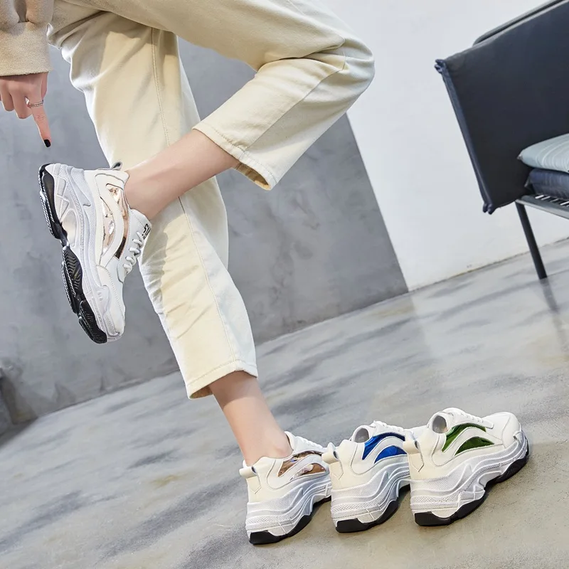 

Super fire old shoes female 2019 spring new wild Korean women's shoes deep mouth high to help thick casual shoes.