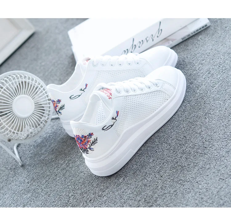 

Women Casual Shoes Summer 2019 Spring Women Shoes Fashion Embroidered Breathable Hollow Lace-Up Women Sneakers ghn8