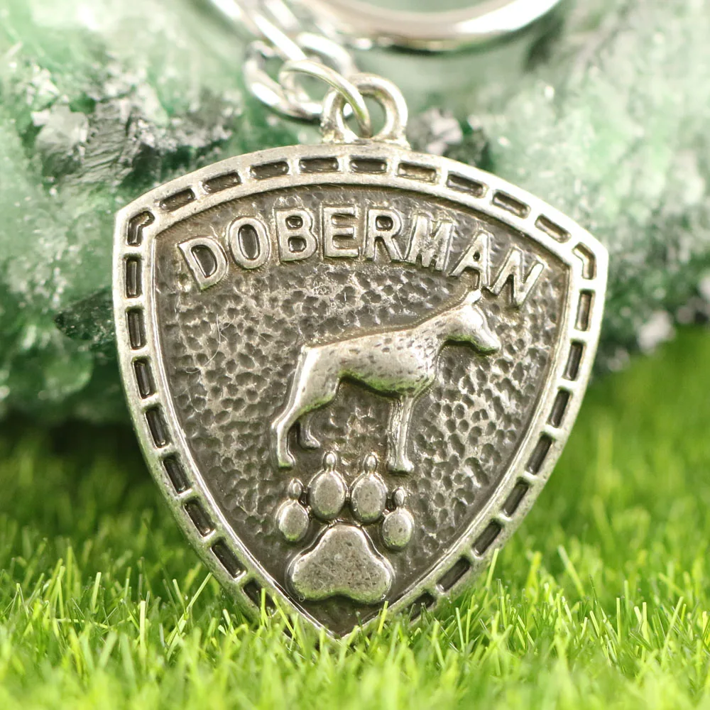 

1Pcs Doberman Pinscher Keychain Orginal Design Metal Dog Memorial Pet Charm Jewelry Doberman Pendant Key Chains A250 30*35mm