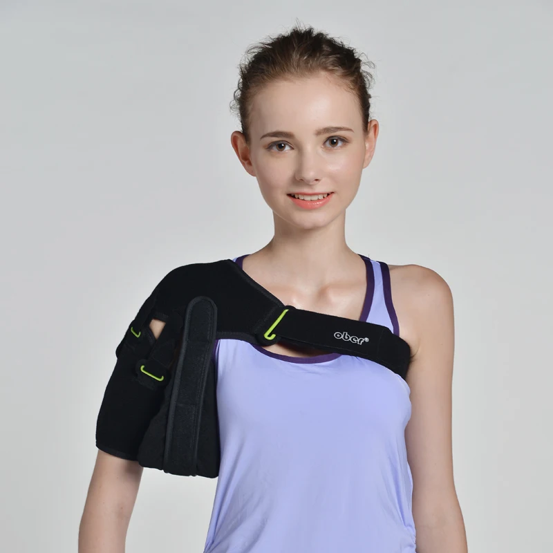Retaining dislocated shoulder straps shoulder pad fixed shoulder