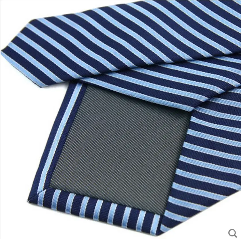 Подарочный набор для мужчины: галстук, запонки, платок. В красивой упаковке и подарочным пакетом