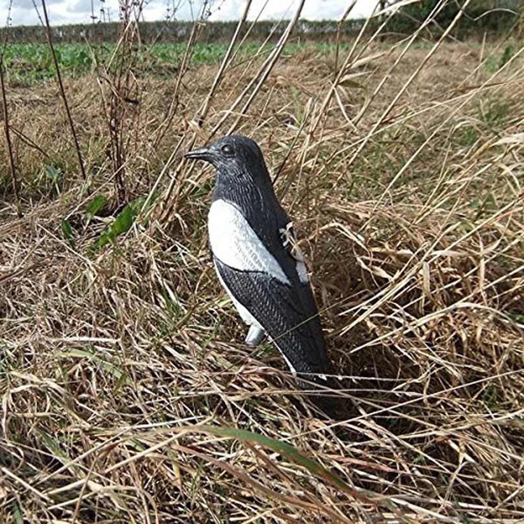 2 Piece Artificial Bird Feathered Realistic Garden Home Ornament Magpies