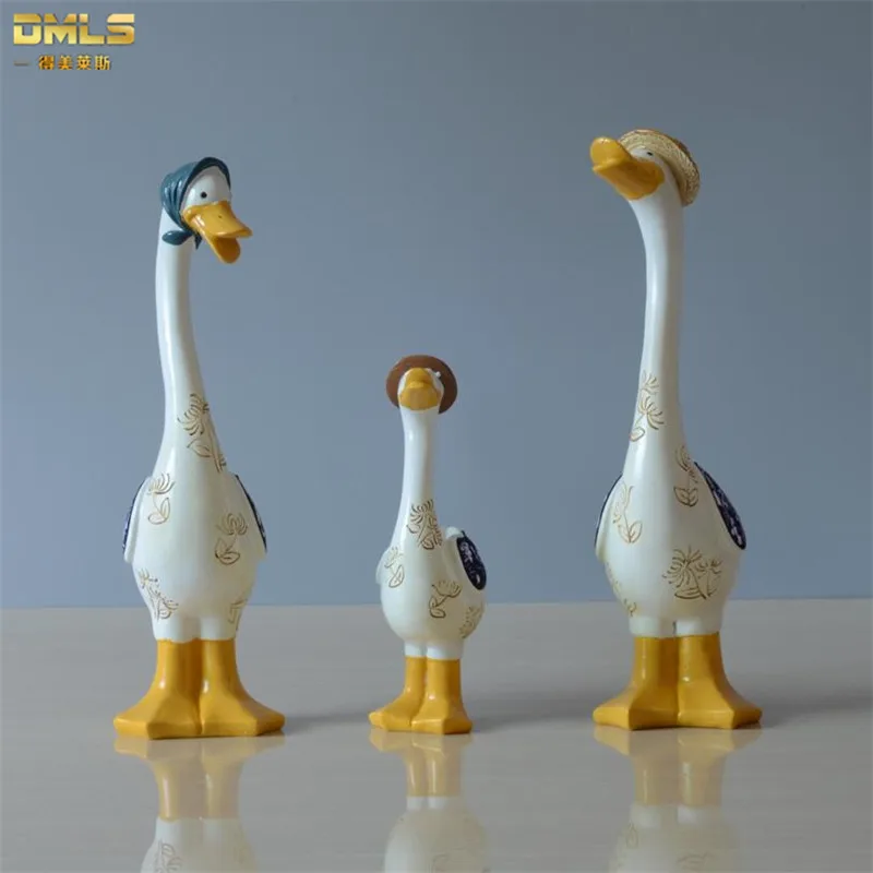 

DMLS Family Duck Figurines Kid Toy Resin Baby Duck Ornaments Children Doll Children Drawing Room Decor 1 Piece Free Shipping