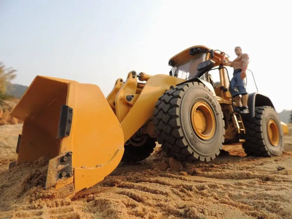 NEW Ready to Run 1/12 Scale RC Remote Controller  Rock Hydraulic Loaders Fully Metal Tractor Truck RTR