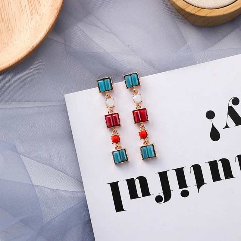 

2019 Retro Elegant Dangle Earrings Shiny Crystal Geometric Pendiente Long Temperament Irregular Brincos Girls Jewelry Gifts
