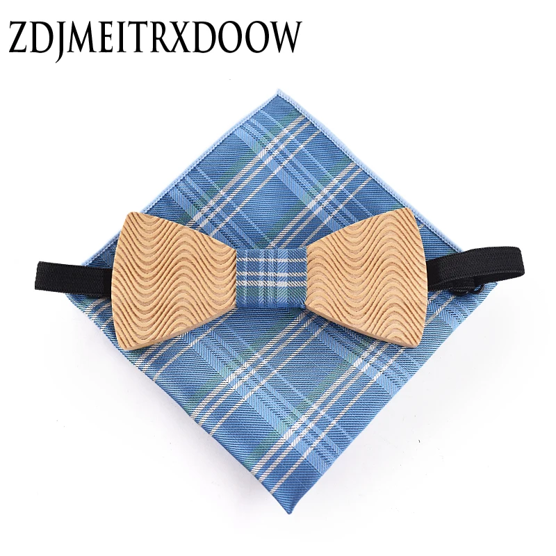  ZDJMEITRXDOOW Men Wooden Bow Tie Maple Grid Handkerchief set With Wood Box
