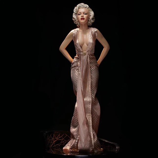 marilyn monroe statue action