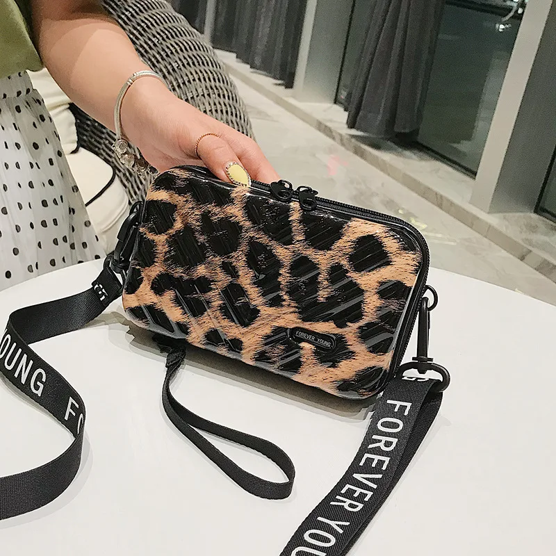 

High Quality Square Bag 2019 Female Small Messenger Bags New Shoulder Bag with Letter Luxury Quality Female Crossbody Bag