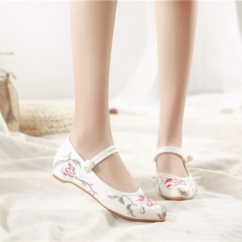 

Women Spring Flats Cotton Fabric Butterfly Flowers Embroidery Shoes Woman Ladies Shallow Pointed Toe Dance Ballet Flat Shoes