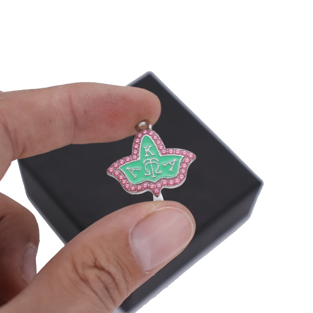 

Maple Leaf Shape Pink Pearl Greek Letter AKA IVY Charms Sorority Label Pendants For Bracelets Necklaces Custom Fashion