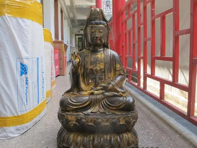 

Tibet Buddhism Old Copper Bronze Kwan-Yin Bodhisattva Hold vase Statue