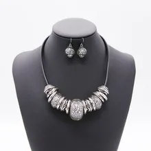 

ROSE LIFE Retro fashion choker necklace resin statement necklace simple women accessories