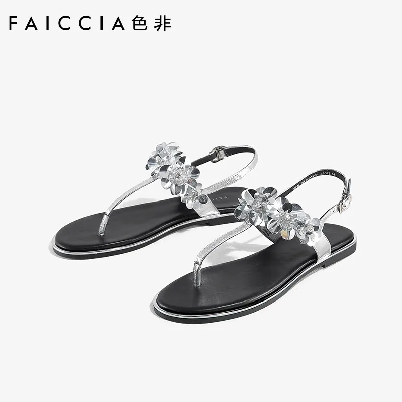 

Rhinestone Buckle Color Sandals Woman Flat Bottom Student