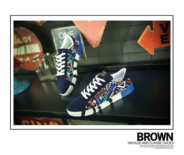 Для мужчин спортивной обуви мужской Повседневное холст спортивный Скейтборд обувь для студентов в Корейском стиле с принтом Кроссовки для тенниса Для мужчин