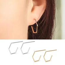 Moda 2018 Venta caliente un par de pendientes de moda elegante 3D simple hueco de geometría femenina(China)