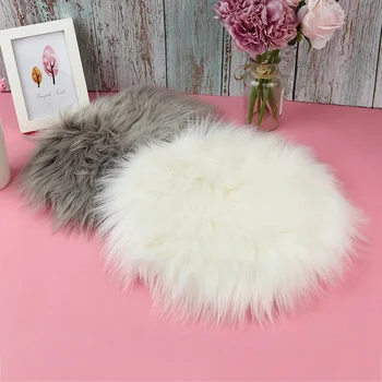 

30*30CM Soft Small Artificial Wool Rug Chair Cover Bedroom Mat Acrylic Warm Hairy Carpet Seat Textil Rugs