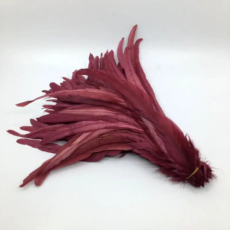 Перья темно красные