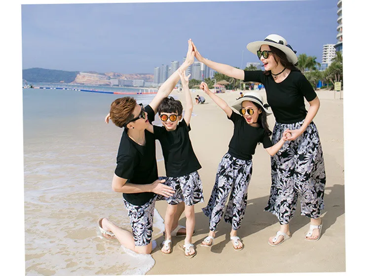 Family matching outfits T shirt father and son short pants mother and daughter loose pants set 16