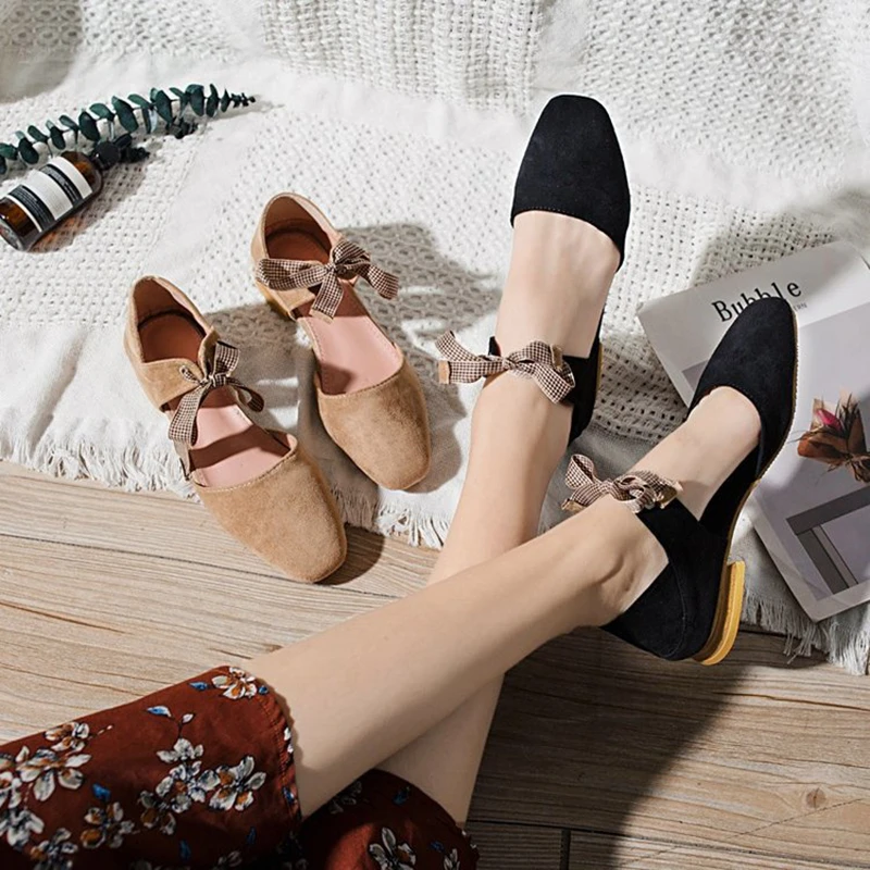 

2018 autumn new style simple and simple with women's shoes Korean version of the retro wild bow decoration casual shoes.