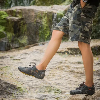 

Men Breathable Mesh Waterproof Shoes Outdoor Climbing Hiking Non-slip Sneakers SMN88