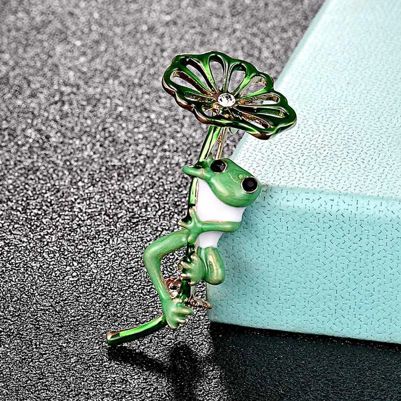 

Zlxgirl fashion brown and green frog shape brooches for men clothing jewelry hijab accessory women statement hats accessory