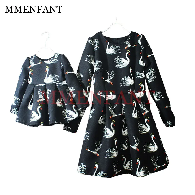 

High-end brand mommy and me clothes 2017 White Swan print dress mother daughter dresses baby girls Birthday dress vestidos