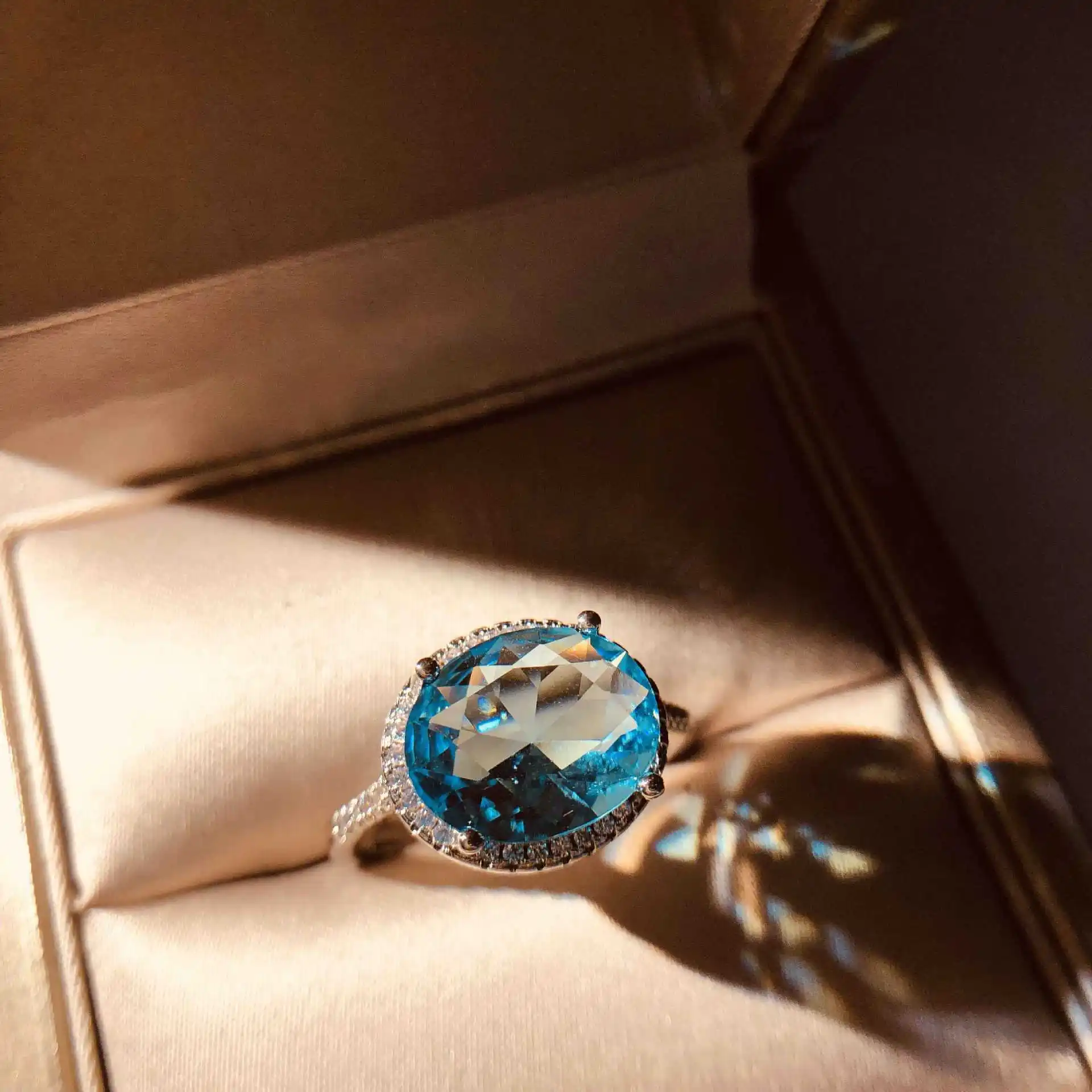 

Hot sale Sky Blue Cubic Zircon Ring Female Fashion Silver Color Big Stone Rings For Women Engagement Wedding Jewelry