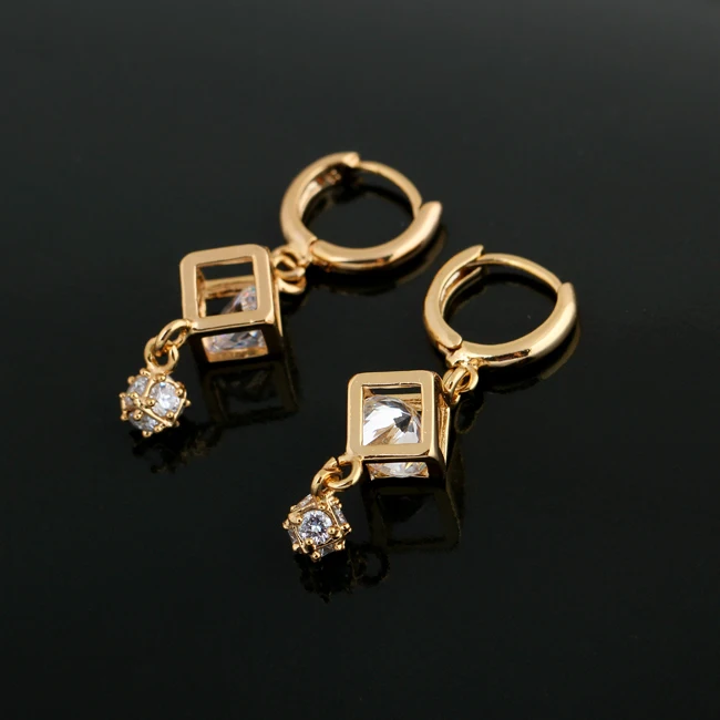 

GUSSIARRO Wholesale Delicate Tiny Ball Gold-Color Clear Round Cubic Zirconia Hoop Women Earrings No Nickel