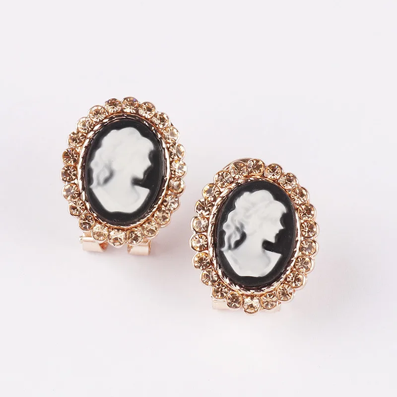

2018 brand hot sale clear crystal stud earring white beauty head black cameo earrings