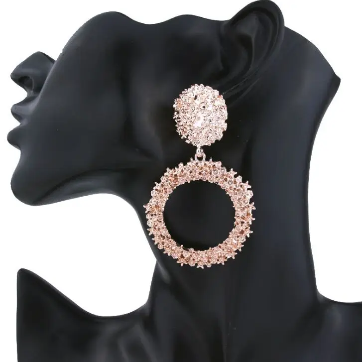 

Women's golden Metal Big Circle Retro Drop Earrings for banquet party European style Ins Popular Modern stylish Drop Earrings