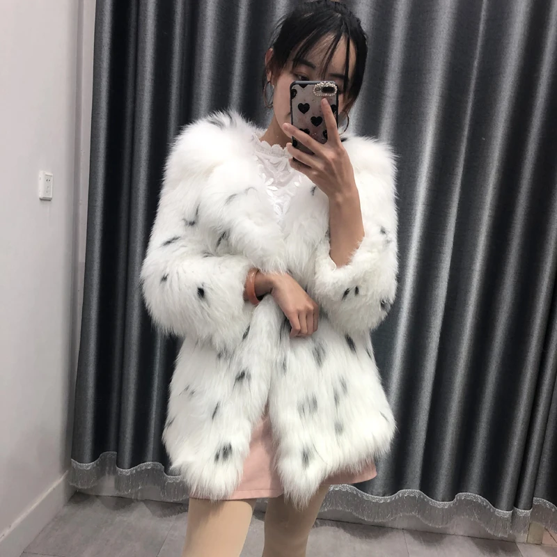 

2019 new spring and autumn leather grass coat, fox fur woven short clothing, all kinds of pattern raccoon hair was thin