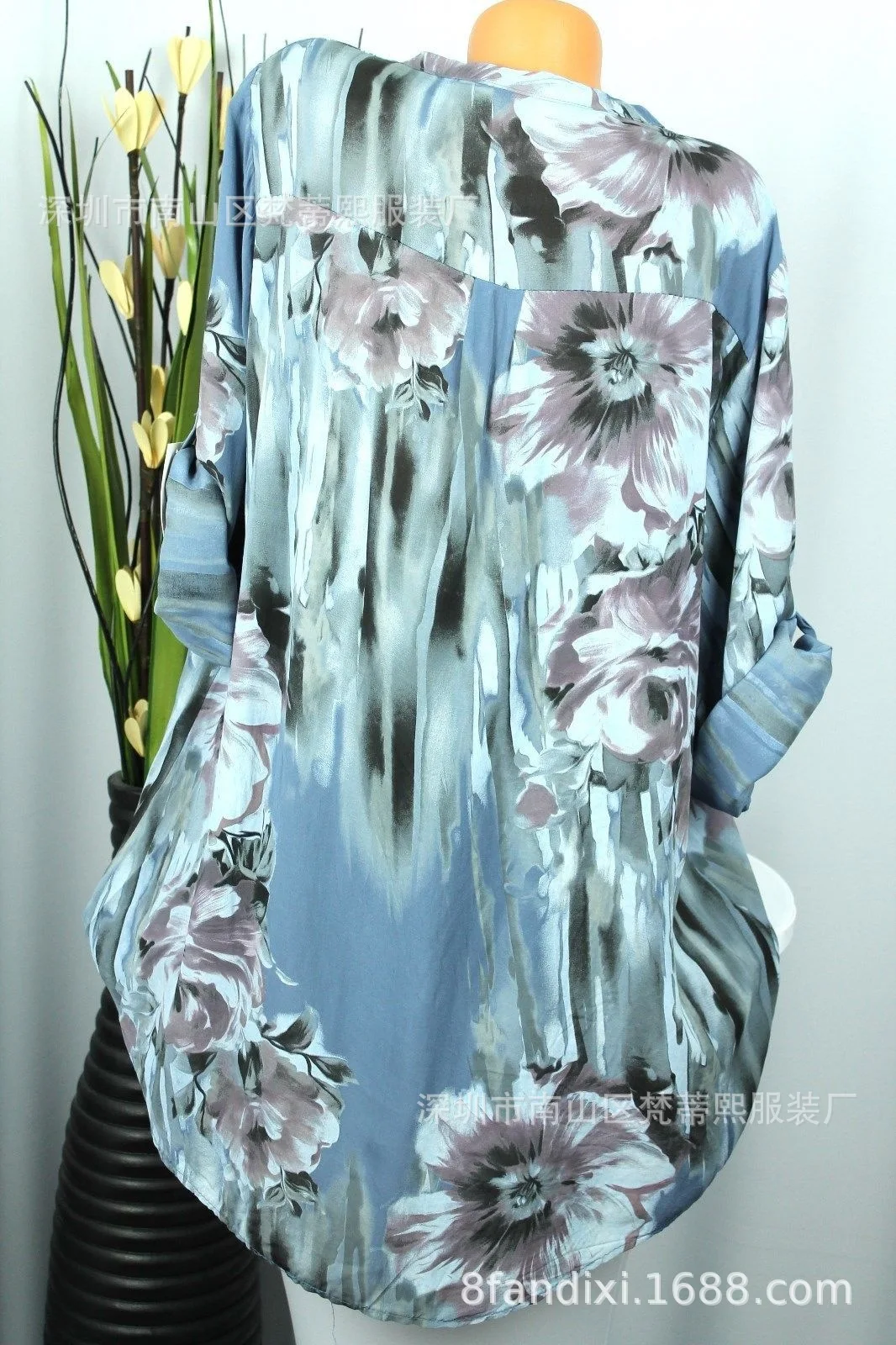 Женская блузка большого размера, весна и осень, Повседневный пуловер с v-образным вырезом и пуговицами, рубашка с длинным рукавом, Свободная Женская рубашка, S-5XL